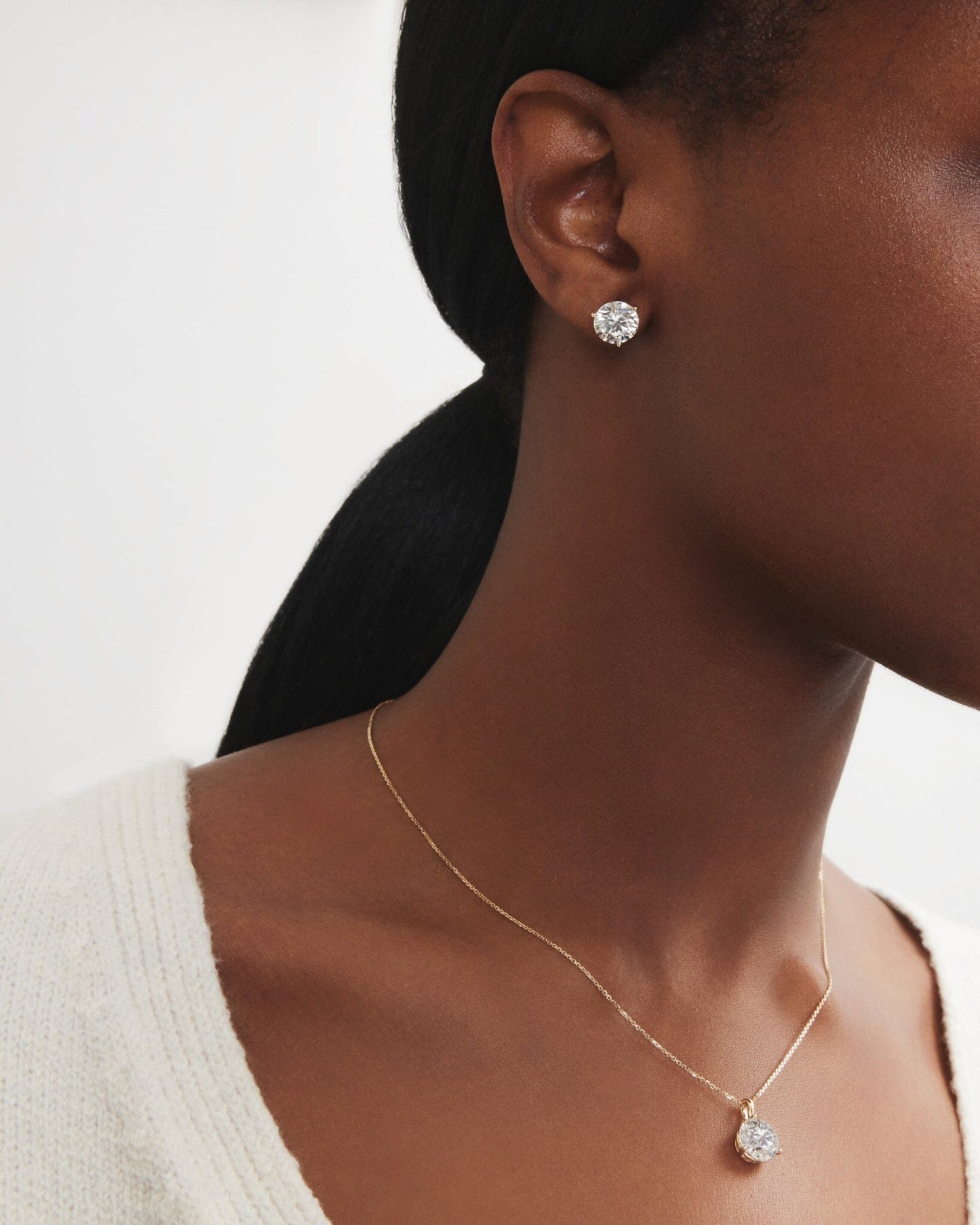 The Round Brilliant Solitaire Studs - Lotus Diamond