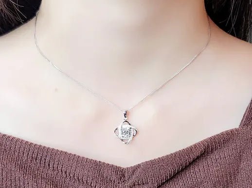 Windmill diamond Pendant - Lotus Diamond