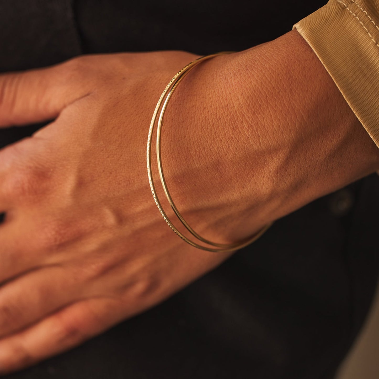 Wire Bangle Bracelet - Lotus Diamond