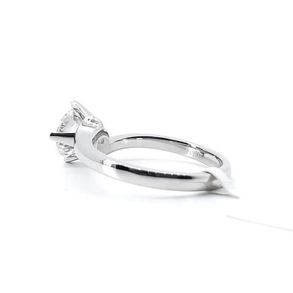 18K 4Prongs Twist Lotus Diamond