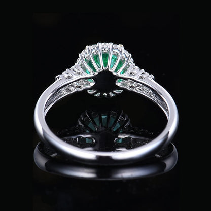 18k gold natural vivid green emerald ring - Lotus Diamond