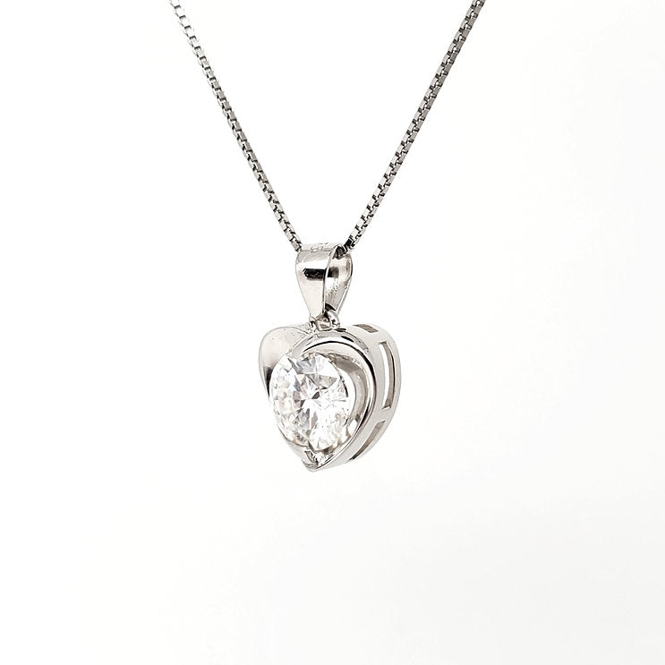 18K Heart diamond pendant