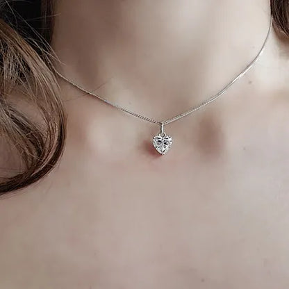 Heart-shaped diamond pendant