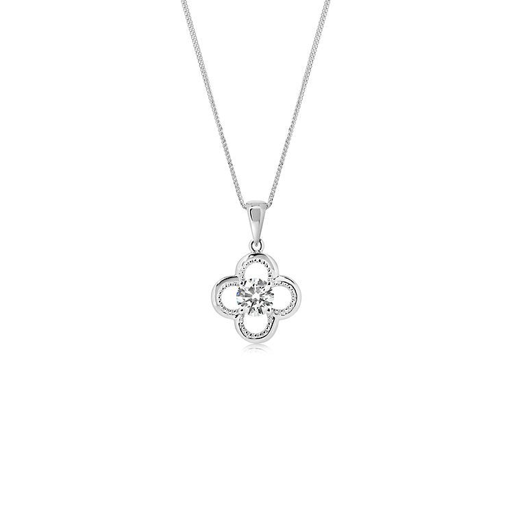 Fashionable flower-shaped 18K  diamond Pendant