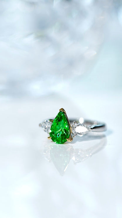 1.90 CT Tsavorite pear shape diamond ring