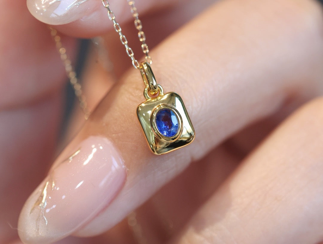 18K 0.2 CT Royal Blue Natural Sapphire Pendant