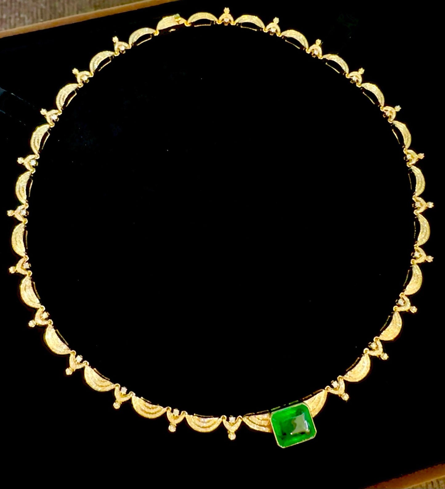 18K Muzo Green Emerald Diamond Luxury Necklace