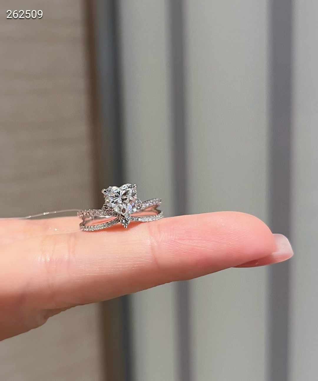 18K 1CT Heart shape Lab-grown Diamond Ring