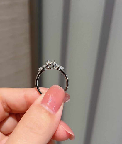 1CT Oval cut Lab-grown Diamond Ring