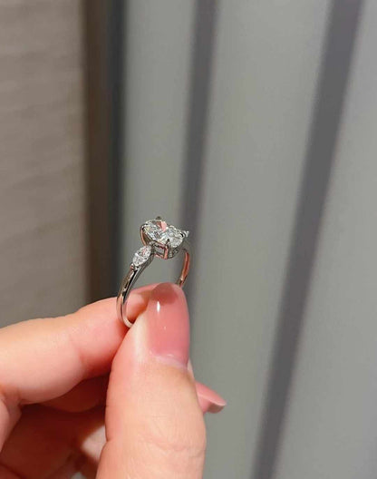 1CT Oval cut Lab-grown Diamond Ring