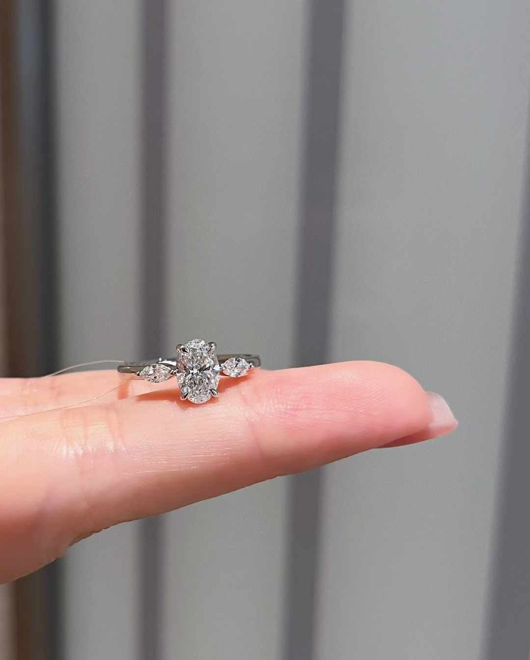 1CT Oval cut Lab-grown Diamond Ring