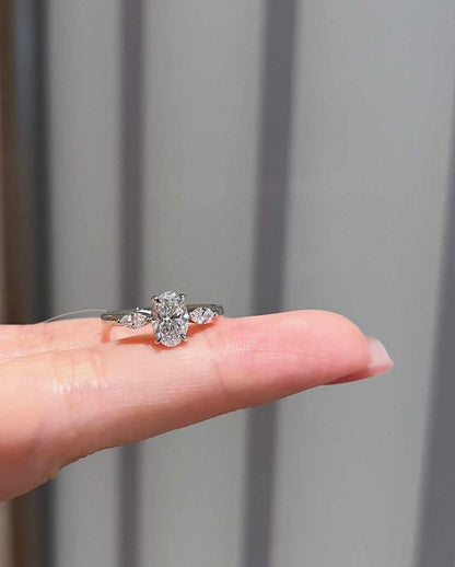 1CT Oval cut Lab-grown Diamond Ring