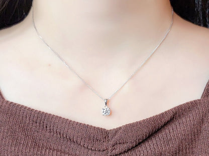 Classic four - jaw 18K diamond Pendant - Lotus Diamond