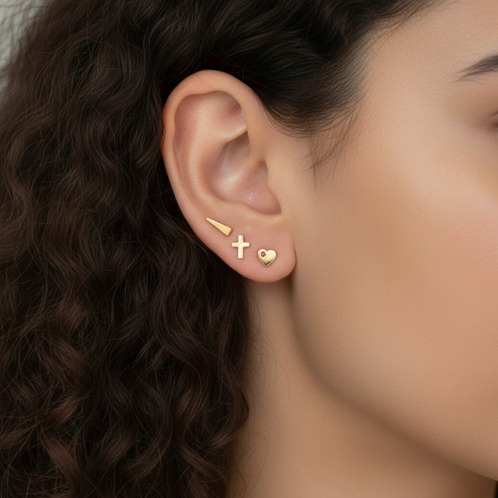 Mini Heart Stud Earrings - Lotus Diamond