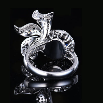 Natural sapphire ring in luxurious design - Lotus Diamond
