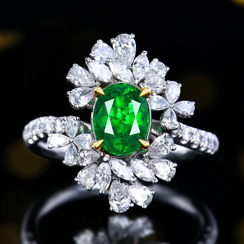 Natural vivid green Emerald Ring Style - C - Lotus Diamond