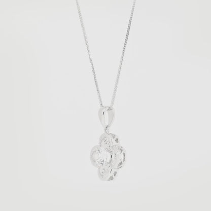 Fashionable flower-shaped 18K  diamond Pendant