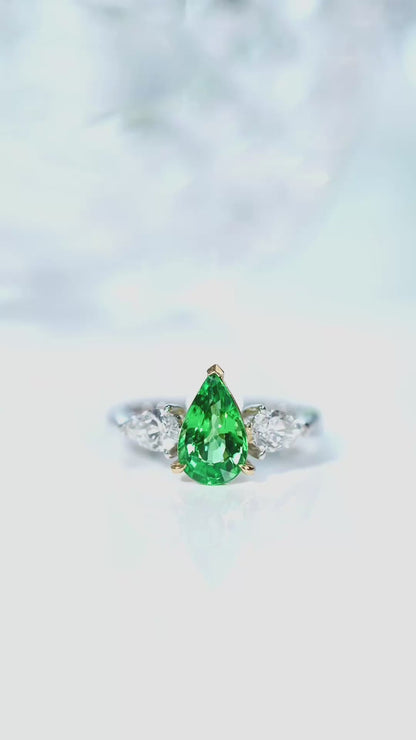 1.90 CT Tsavorite pear shape diamond ring