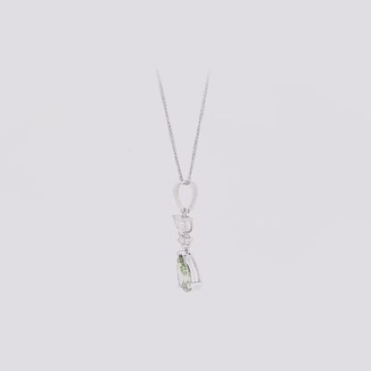 Coloured green pear-shaped lab-grown diamond Pendant