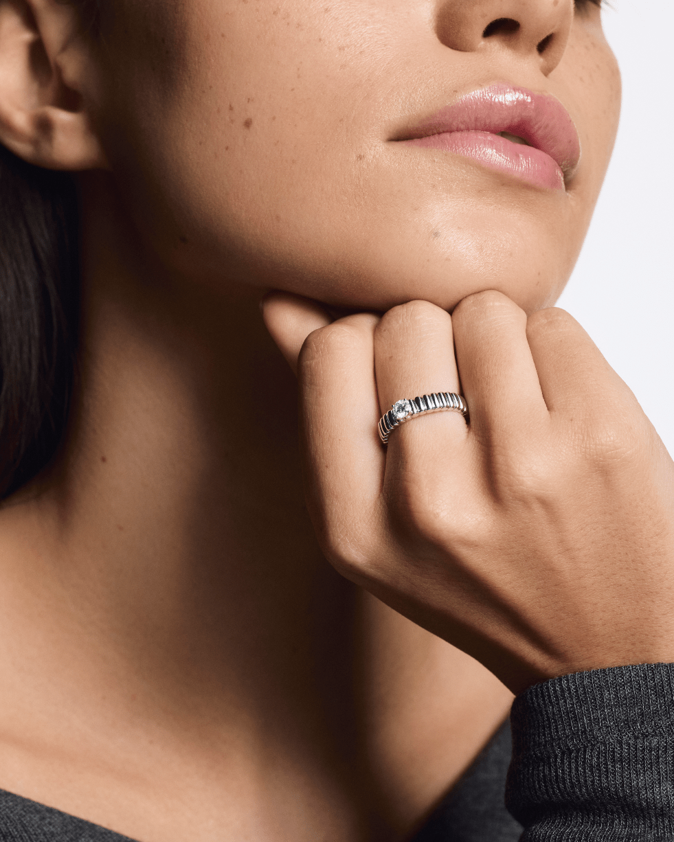 The Poet Ring - Lotus Diamond