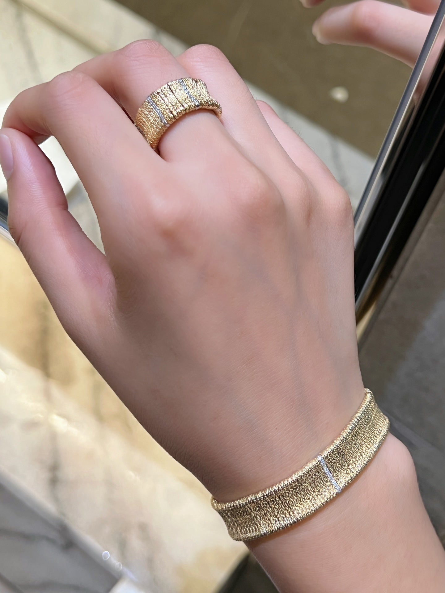 Exquisite 18k  gold stretch bracelet