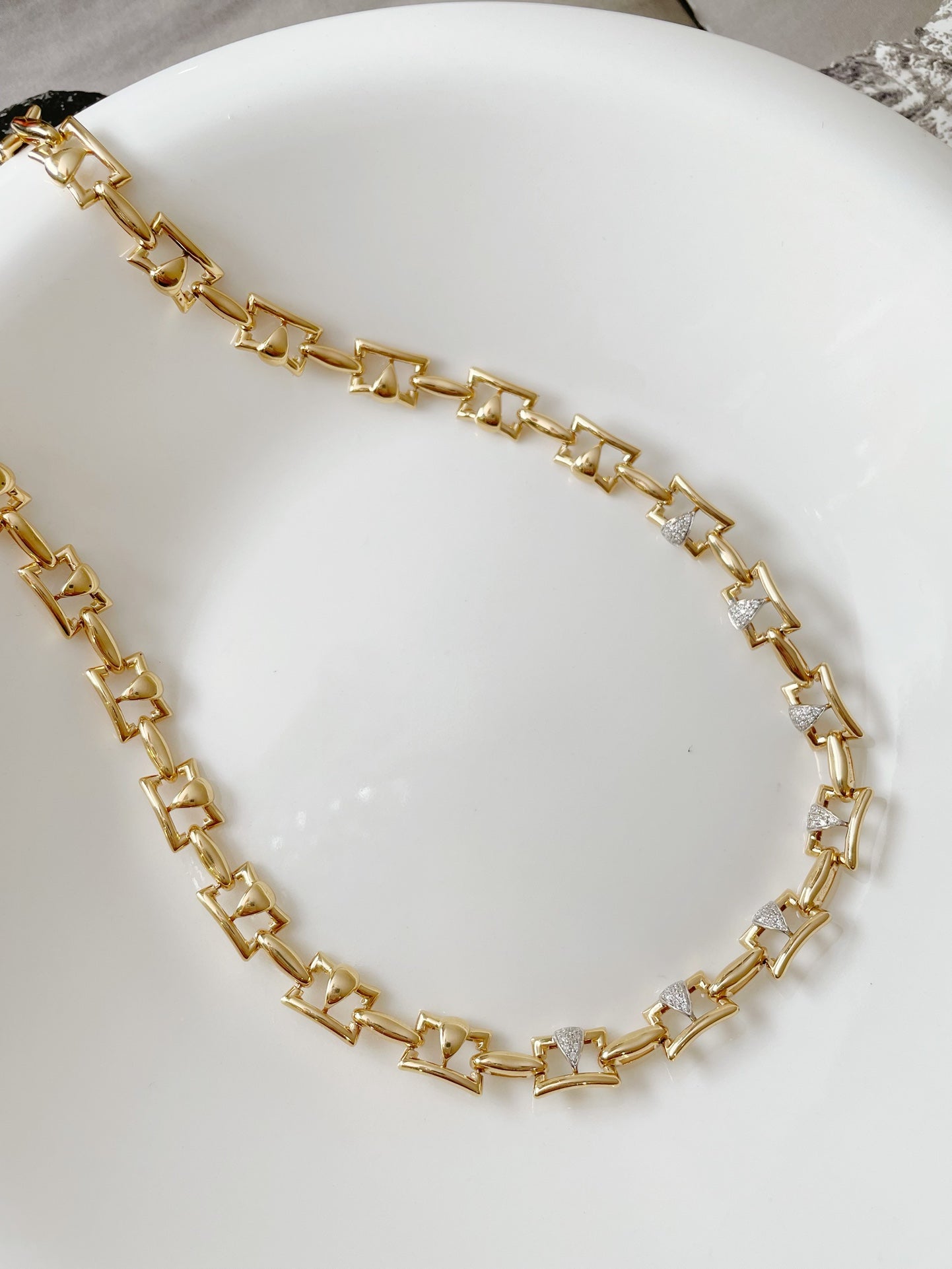 Handmade necklace with  18k goldsquare diamond interval