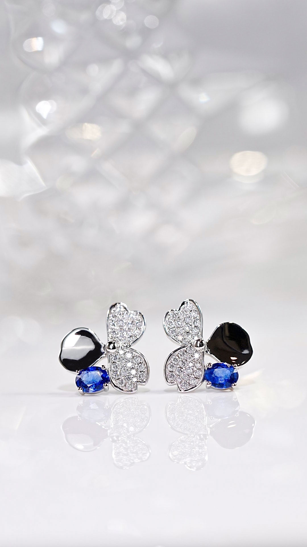 Sapphire stud earrings - Style A