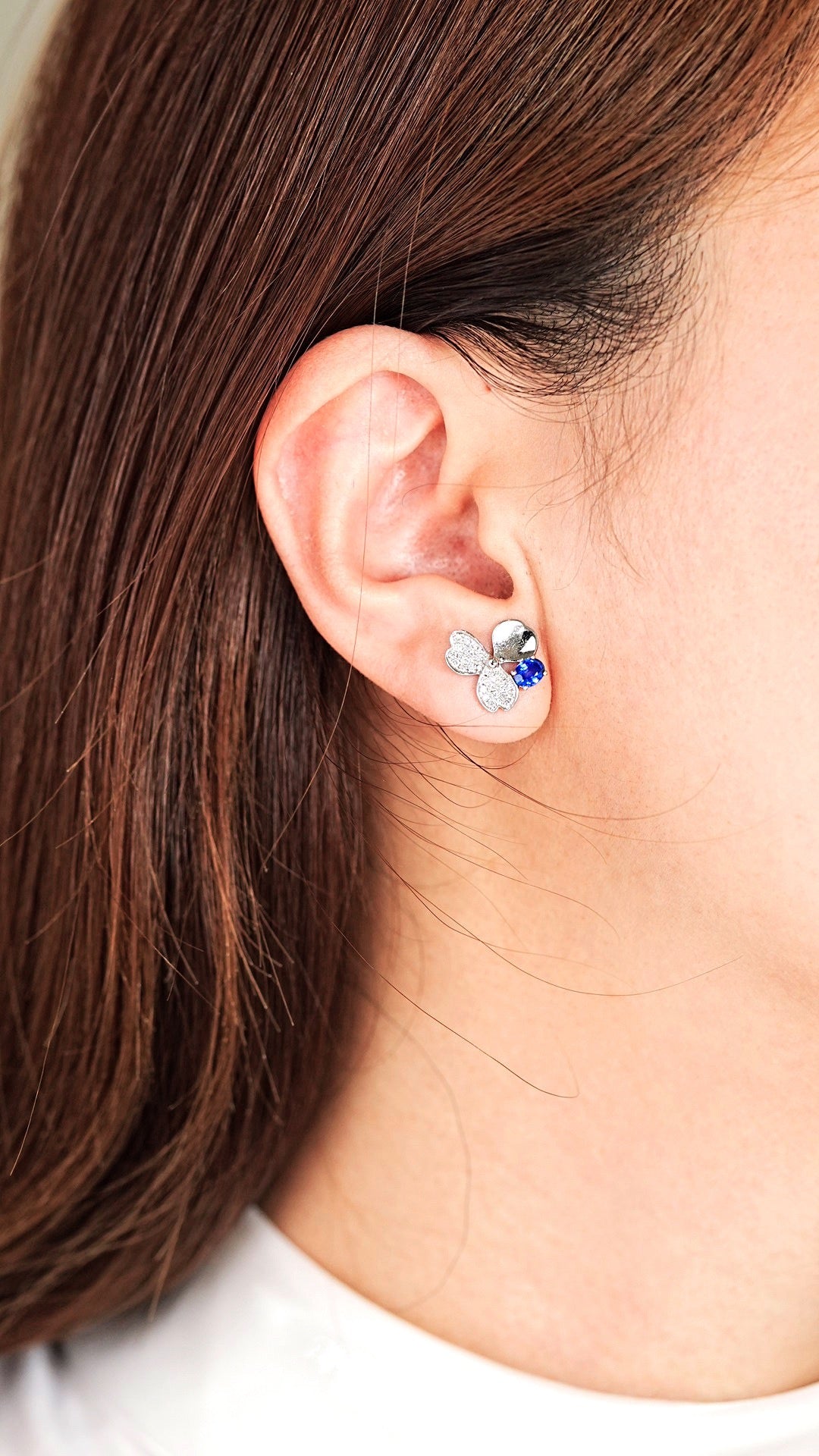 Sapphire stud earrings - Style A