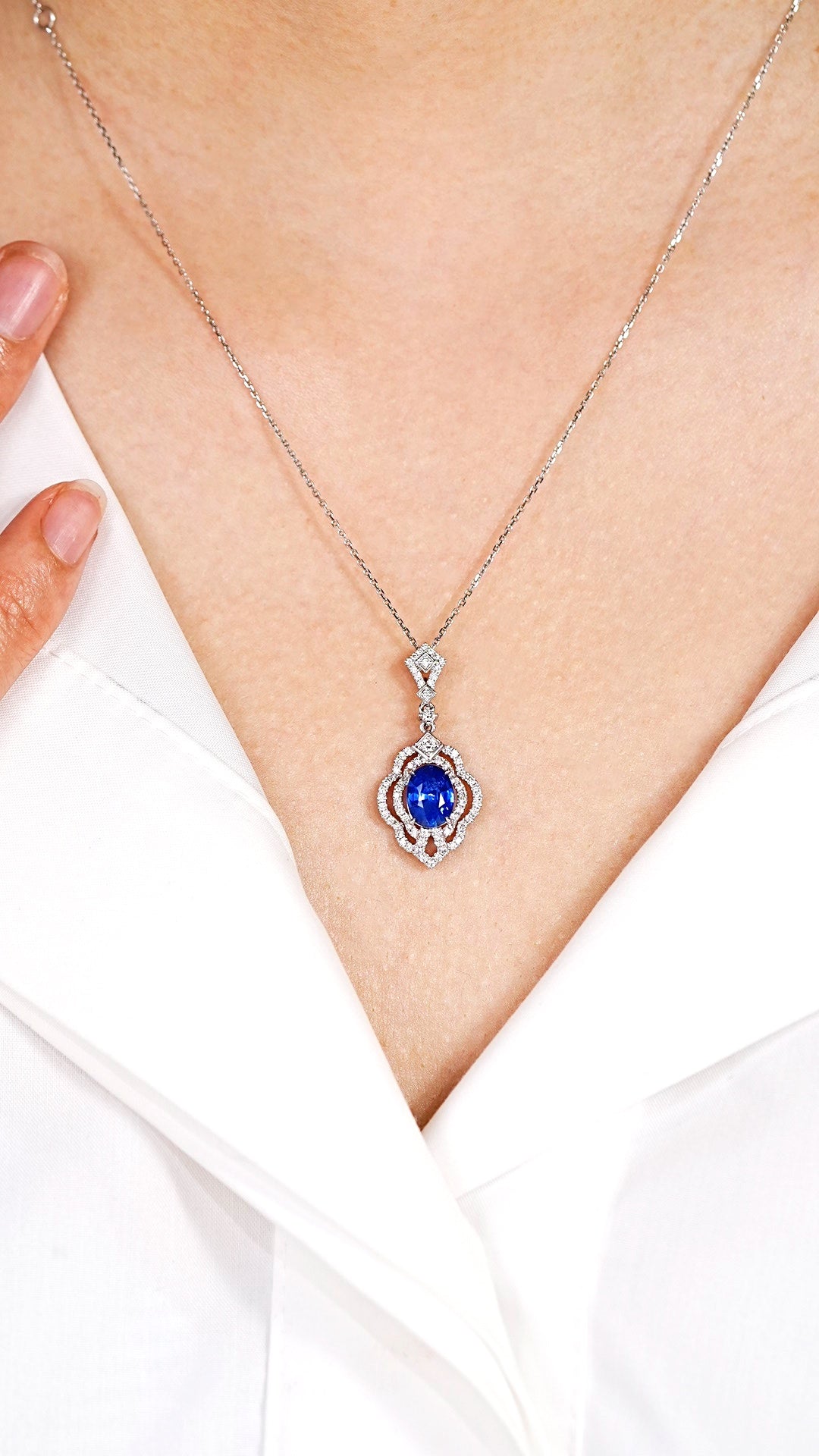 Sapphire pendant