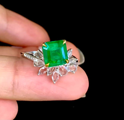 Muzo Emerald ring